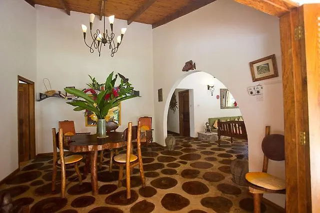 Cote Sud - Unique Villa & Bungalows Intendance Road Вилла Такамака