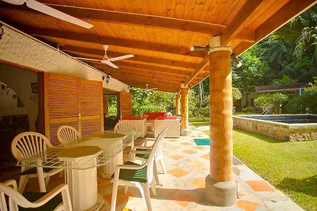 Cote Sud - Unique Villa & Bungalows Intendance Road * Такамака