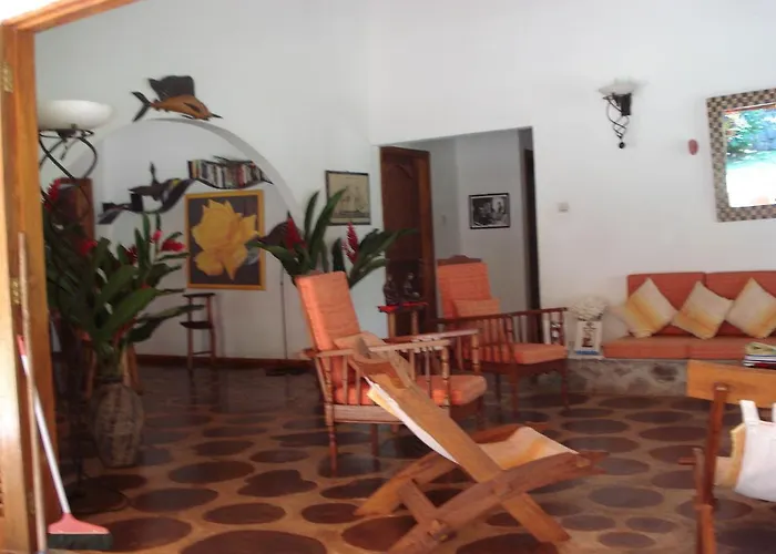 Вилла Cote Sud - Unique Villa & Bungalows Intendance Road Такамака