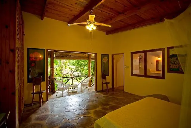 Cote Sud - Unique Villa & Bungalows Intendance Road *