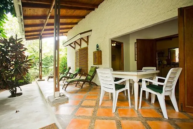 Cote Sud - Unique Villa & Bungalows Intendance Road Такамака