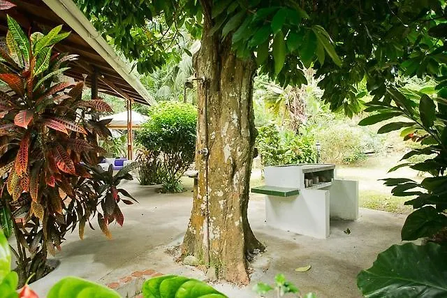 Cote Sud - Unique Villa & Bungalows Intendance Road Вилла Такамака
