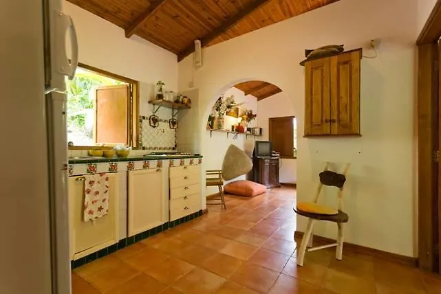 Вилла Cote Sud - Unique Villa & Bungalows Intendance Road *