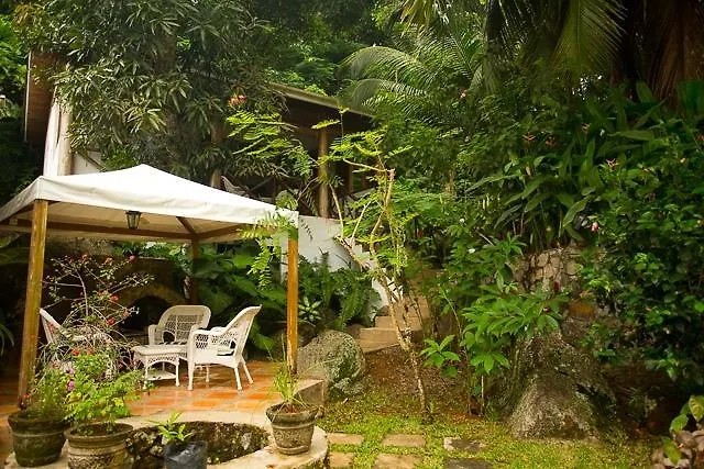 Cote Sud - Unique Villa & Bungalows Intendance Road *