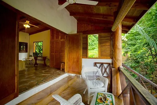Cote Sud - Unique Villa & Bungalows Intendance Road * Такамака