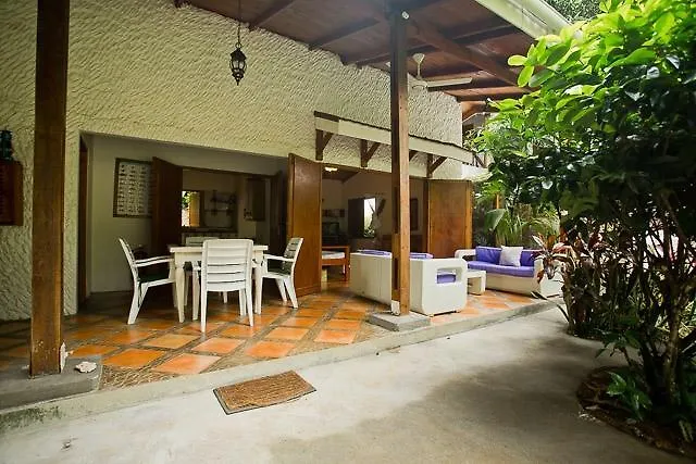 Вилла Cote Sud - Unique Villa & Bungalows Intendance Road